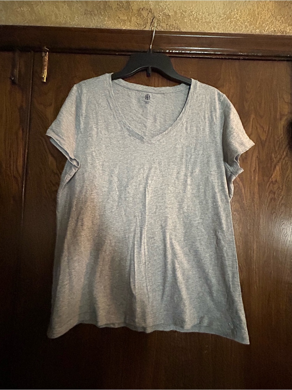 Tommy Hilfiger Light Gray V-Neck Short Sleeve Tee